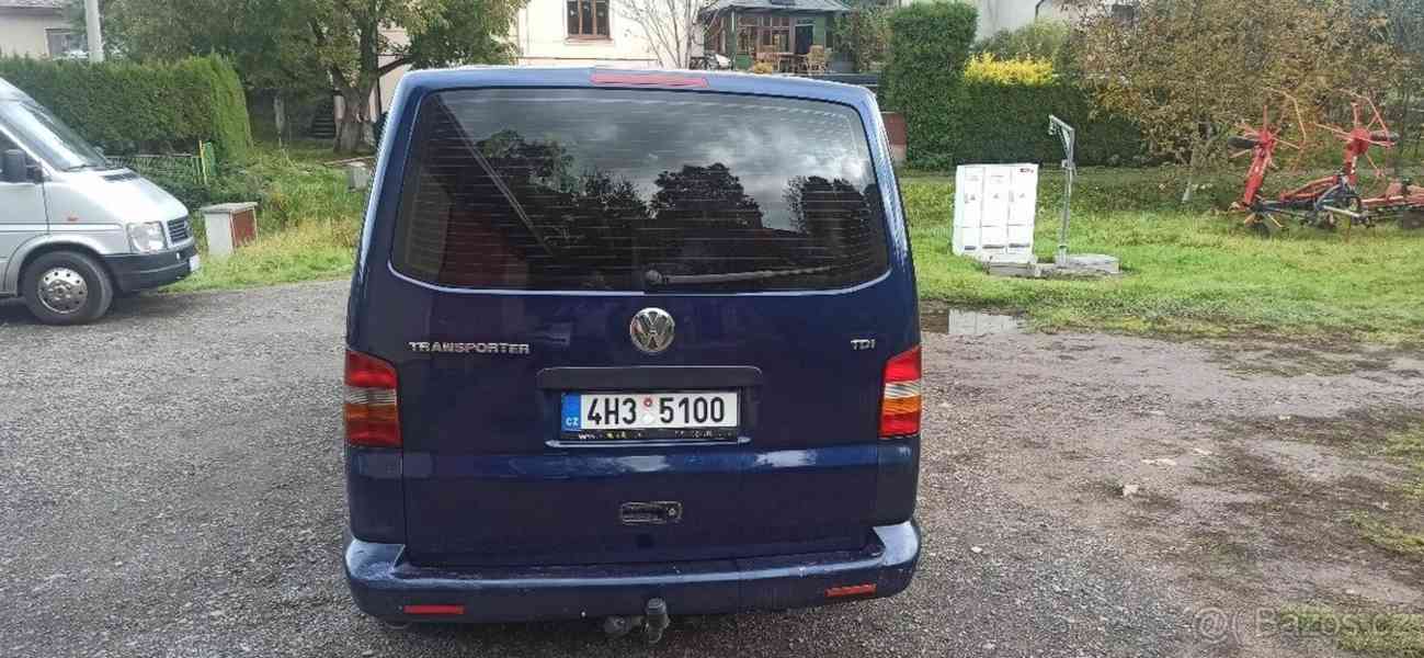 Volkswagen Transporter T5, dlouhý, 8 míst - foto 6