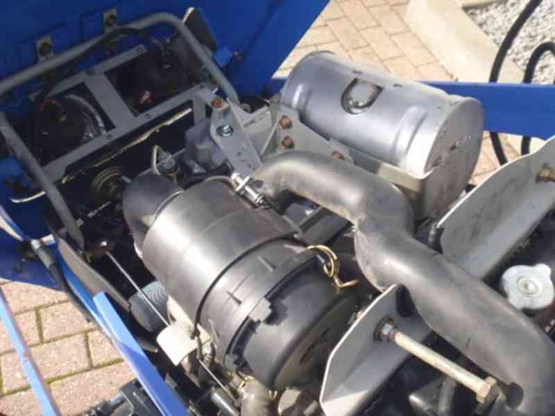 Traktor Iseki TXG23 4wd HST - foto 8