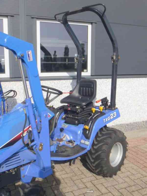 Traktor Iseki TXG23 4wd HST - foto 16