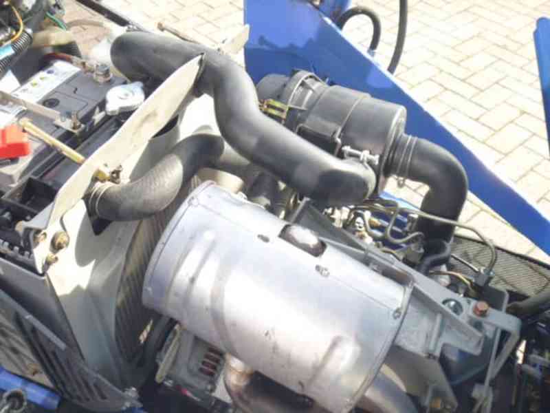 Traktor Iseki TXG23 4wd HST - foto 9