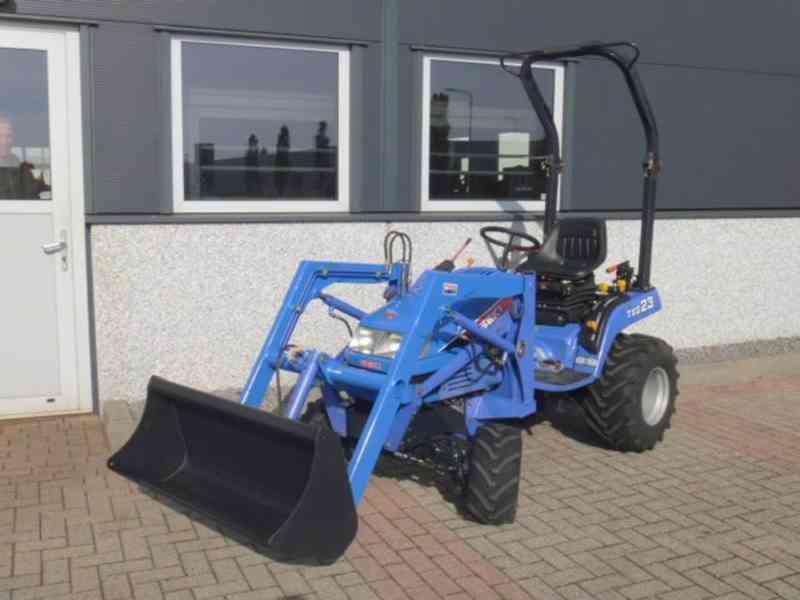 Traktor Iseki TXG23 4wd HST - foto 1