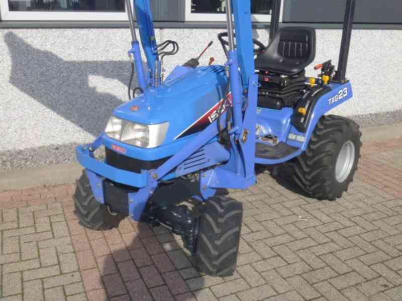 Traktor Iseki TXG23 4wd HST - foto 4