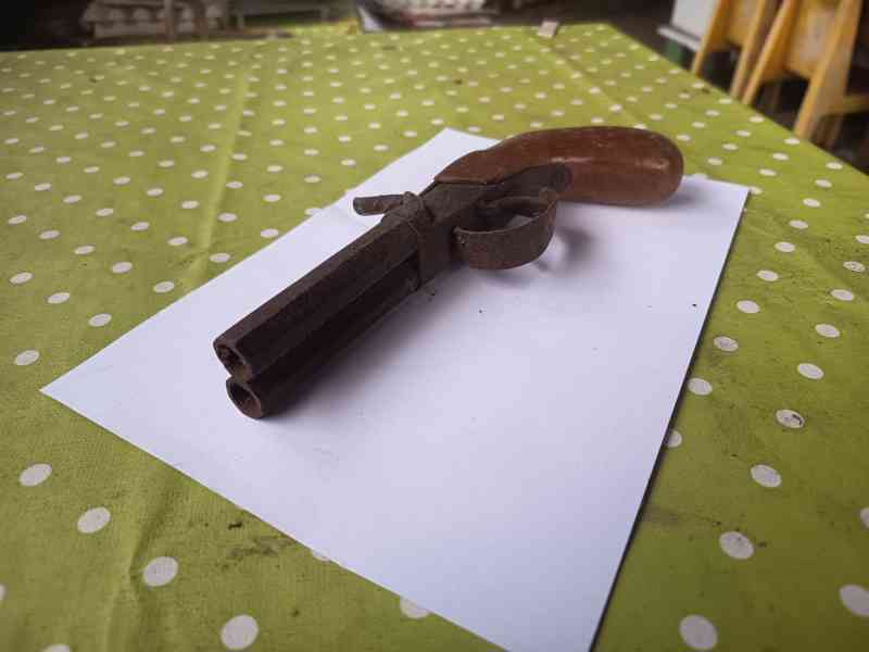 Starožitná dvouhlavňová pistole - foto 3