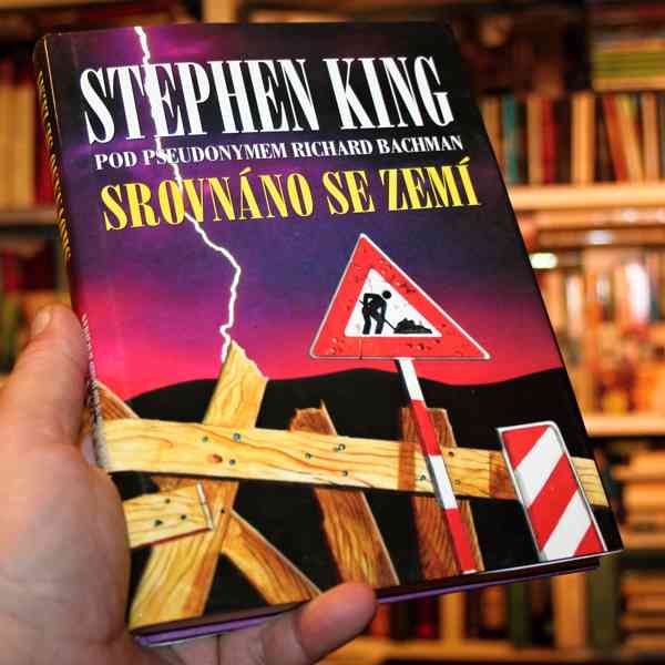 Stephen King - SROVNÁNO SE ZEMÍ