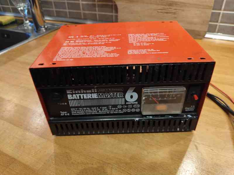 prodám nabíječku autobaterií - foto 2