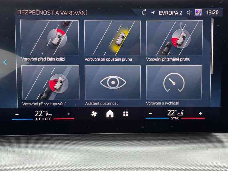 BMW 218i Active Tourer LED, ACC, Kamera,zimní AL sada, KeyL - foto 20