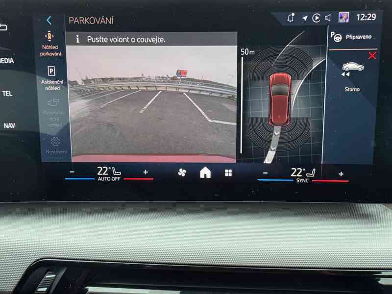 BMW 218i Active Tourer LED, ACC, Kamera,zimní AL sada, KeyL - foto 17