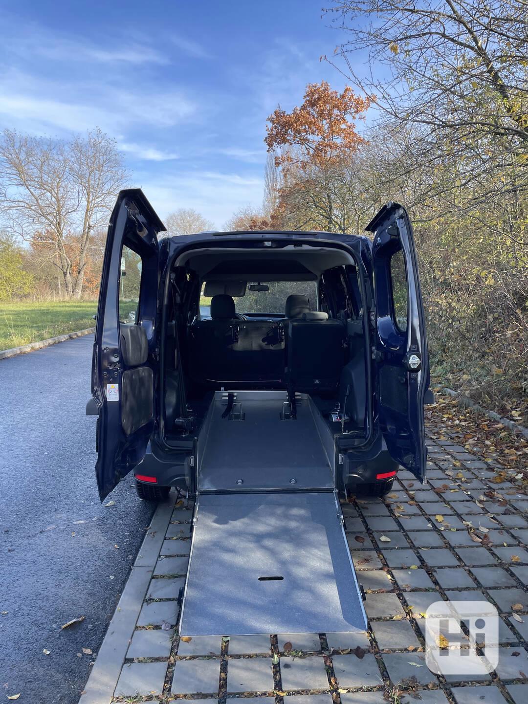 Dacia Dokker: rampa pro převoz vozíčkáře - foto 1