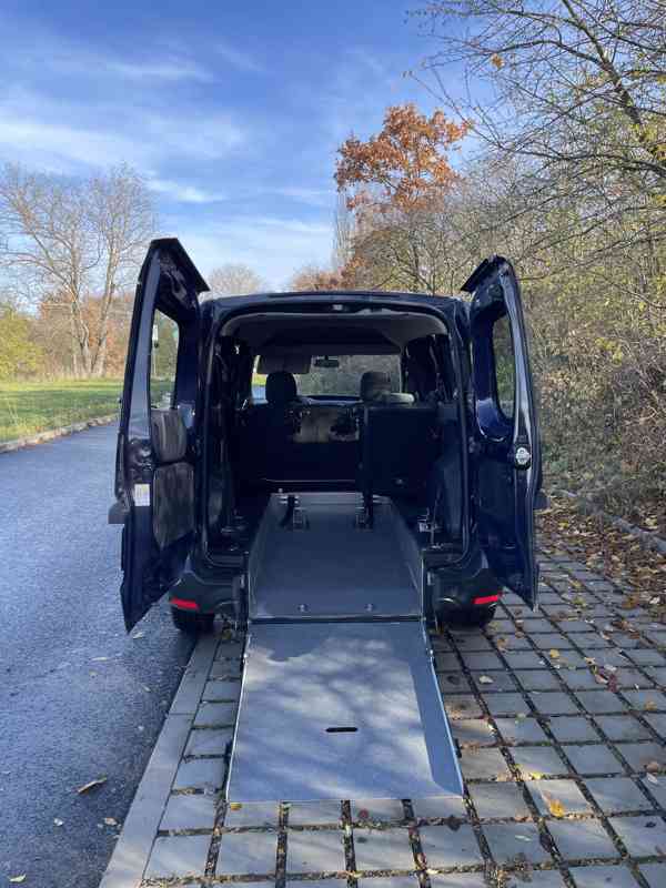 Dacia Dokker: rampa pro převoz vozíčkáře - foto 1