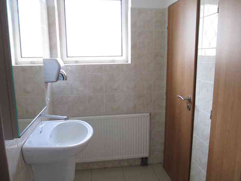 Obchodní + administrativní prostory 887m2 - Mladá Boleslav - foto 13