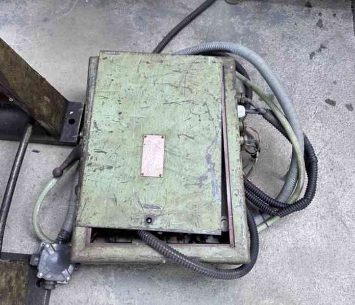 Lis hydraulický vtlačovací (razicí) CZR 600 - foto 4