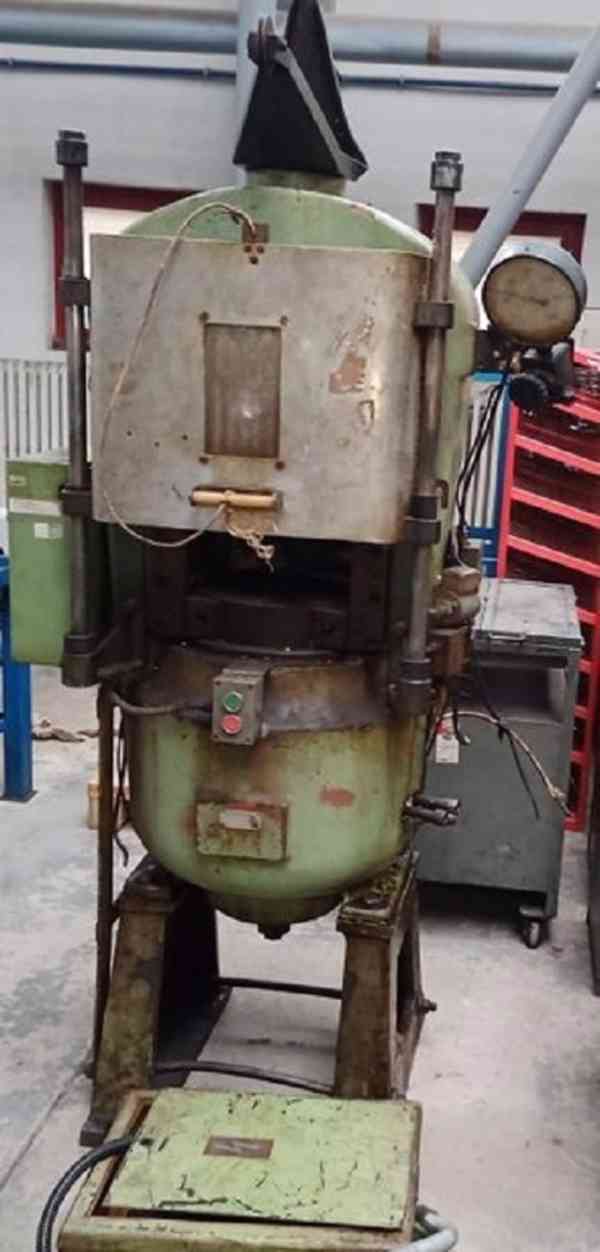 Lis hydraulický vtlačovací (razicí) CZR 600 - foto 6