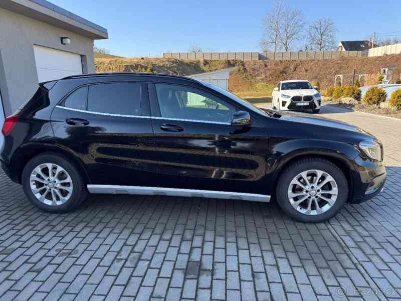 Mercedes-Benz GLA 200D 4x4 - foto 2