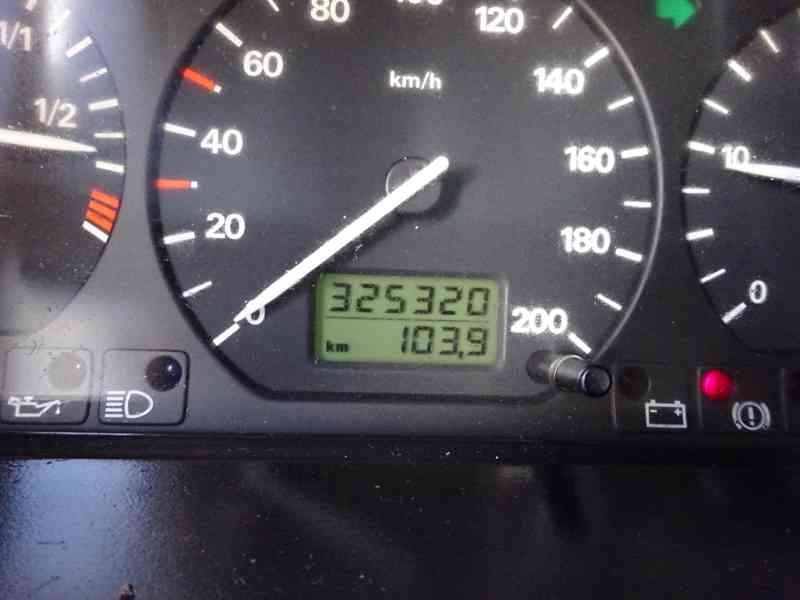 VW Multivan 2.5 TDI r.v.1998 (75 kw) závěs - foto 7