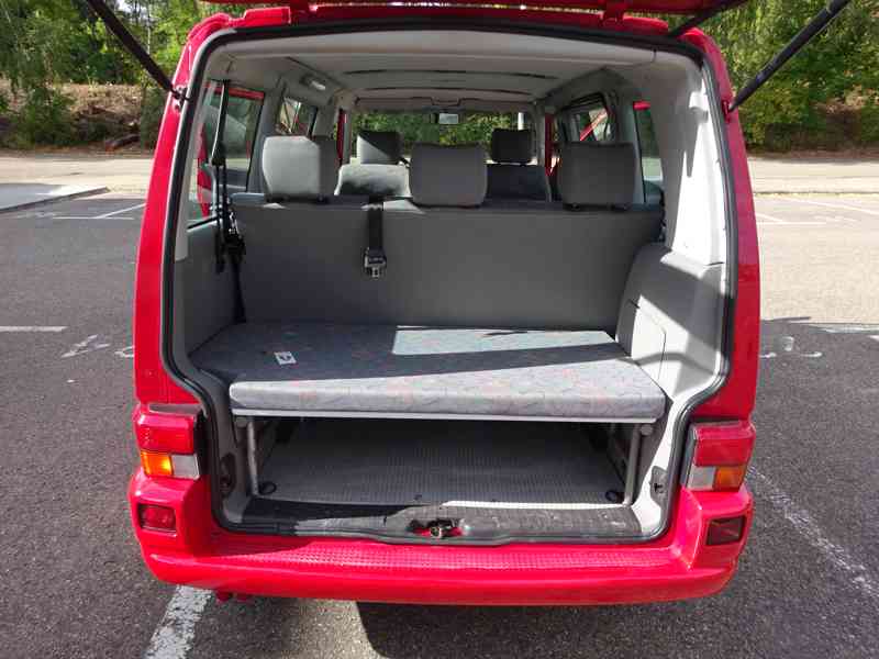 VW Multivan 2.5 TDI r.v.1998 (75 kw) závěs - foto 13