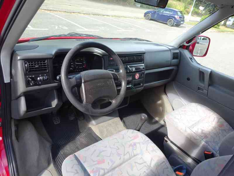VW Multivan 2.5 TDI r.v.1998 (75 kw) závěs - foto 5