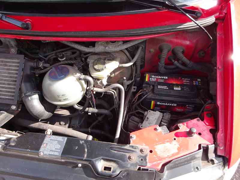 VW Multivan 2.5 TDI r.v.1998 (75 kw) závěs - foto 15