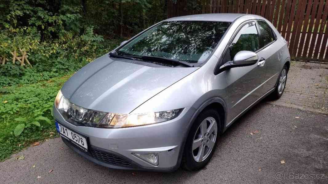 Honda Civic 1,8   Honda Civic, 103 kW - foto 8