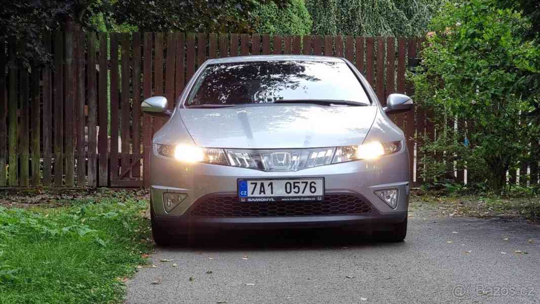 Honda Civic 1,8   Honda Civic, 103 kW - foto 7