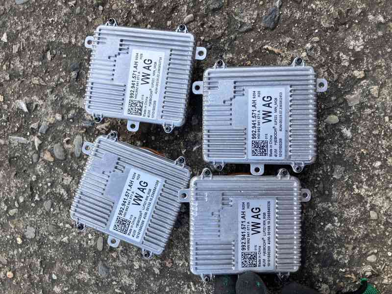 rididici jednotka LED svetlometu 992941571AH - foto 1