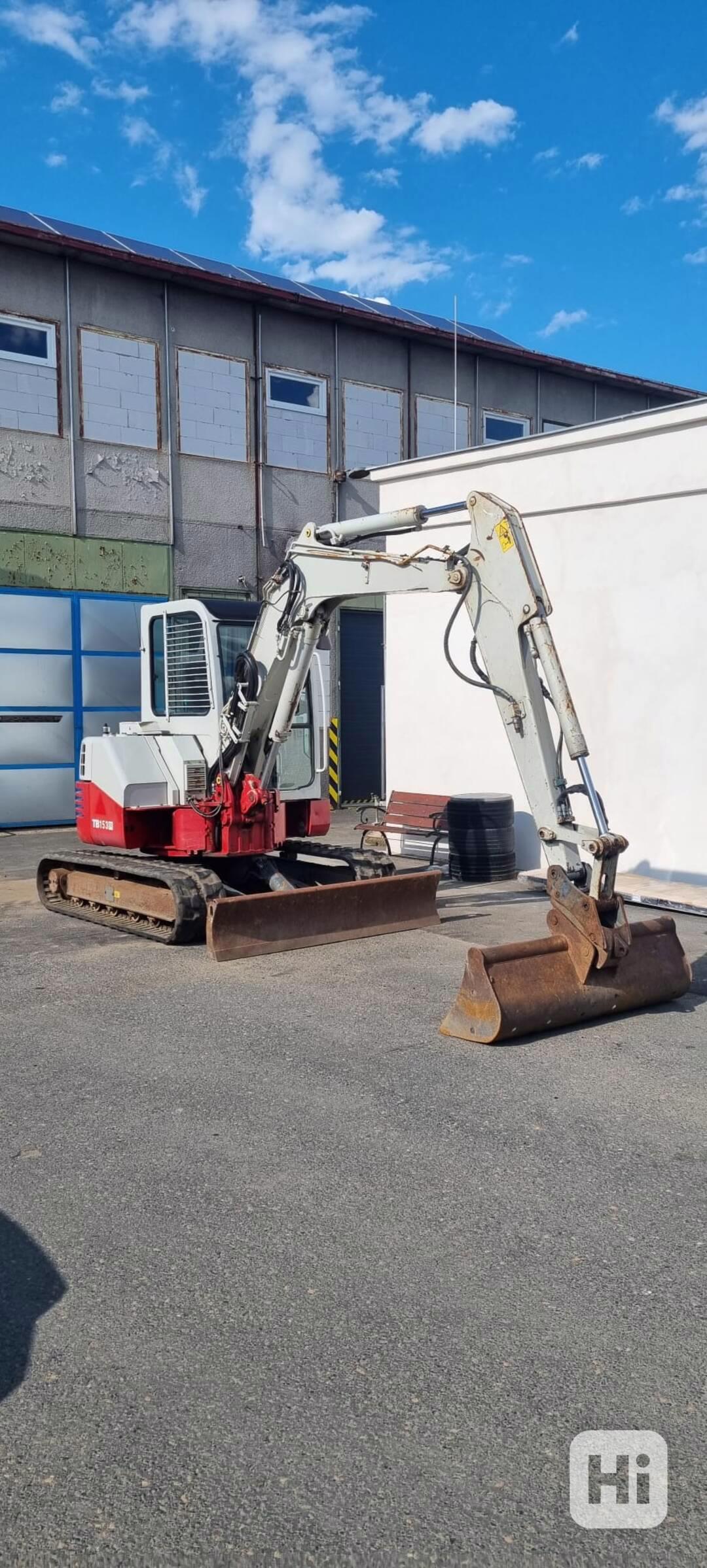 Pronajmu bagr Takeuchi TB153FR - foto 1