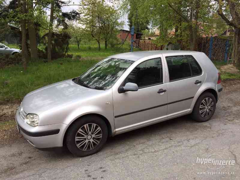 VW Golf 2001 - foto 1