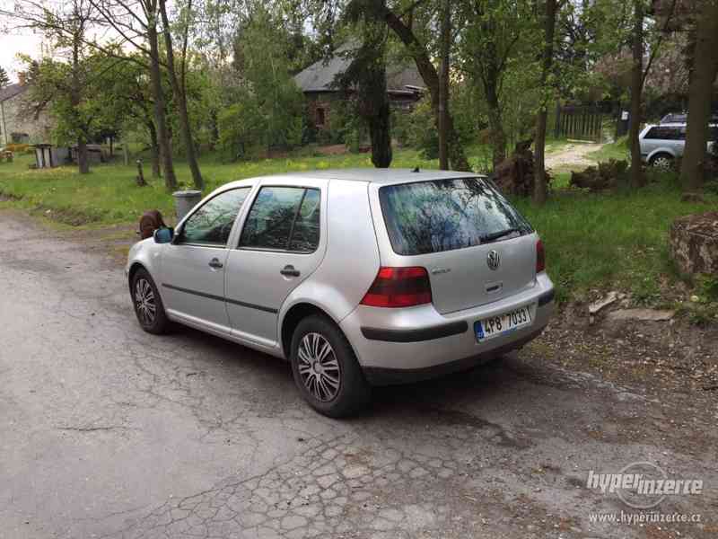 VW Golf 2001 - foto 2
