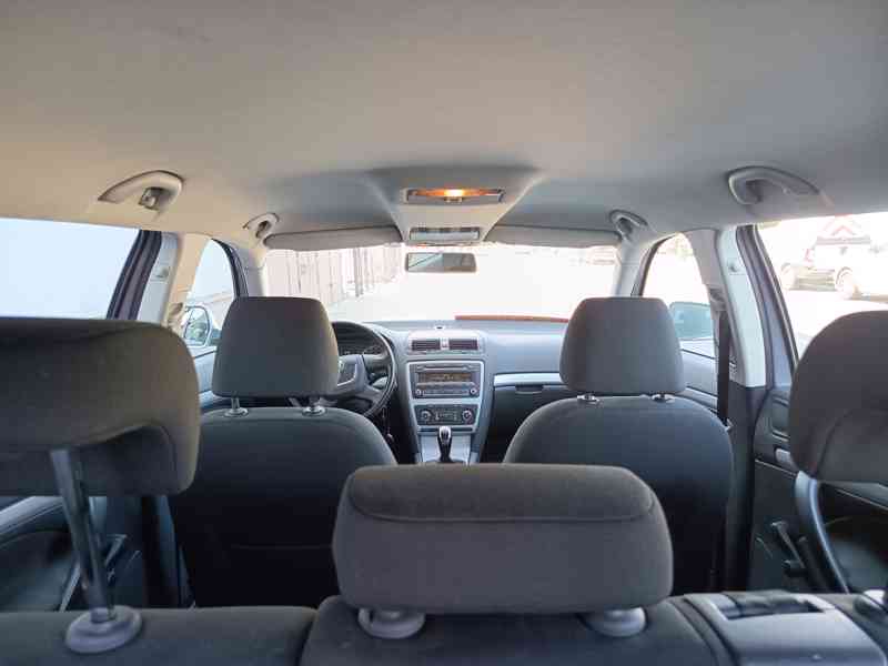 ŠKODA Octavia Combi 1,6TDI Ambition Plus ČR  - foto 26
