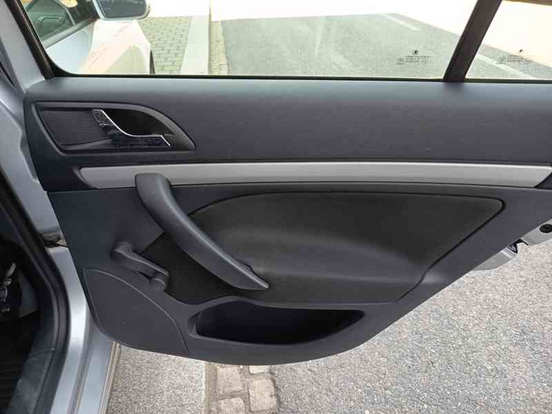 ŠKODA Octavia Combi 1,6TDI Ambition Plus ČR  - foto 21
