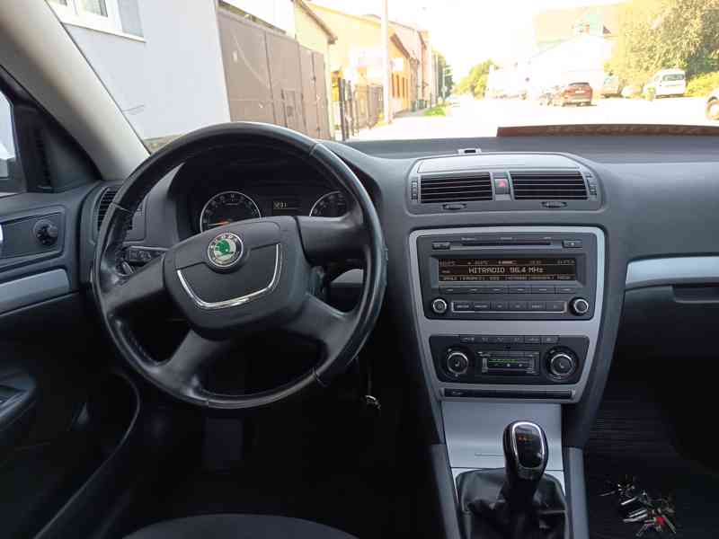 ŠKODA Octavia Combi 1,6TDI Ambition Plus ČR  - foto 19