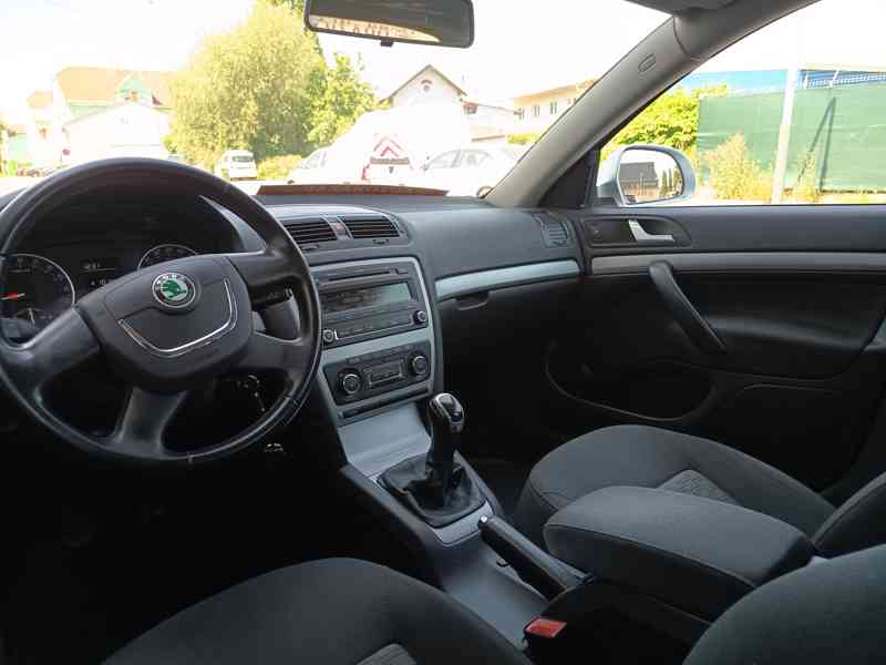 ŠKODA Octavia Combi 1,6TDI Ambition Plus ČR  - foto 22