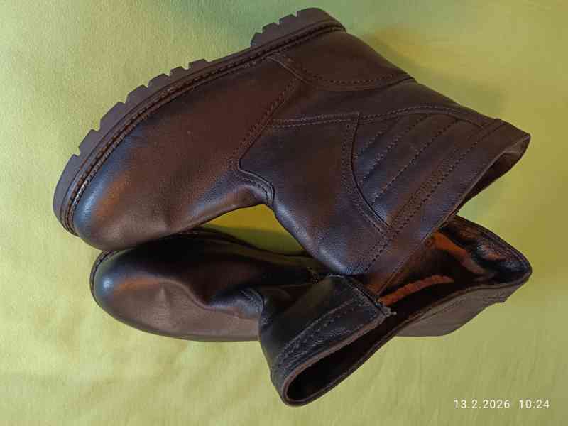 Prodám nové KOŽENÉ ZIMNÍ BOTY,nižší holeňové, uvnitř kožíšek - foto 8