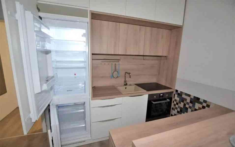 Pronájem bytu 1+1 48 m² - foto 3