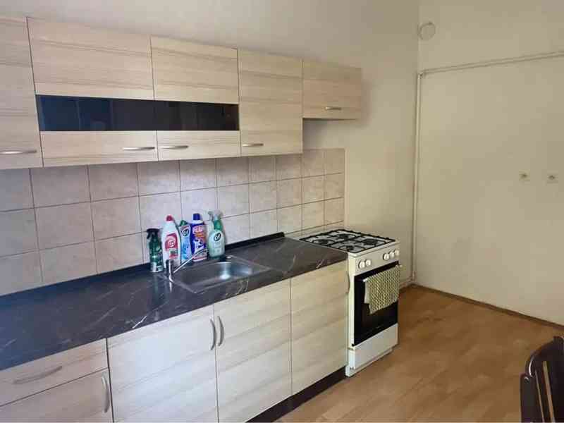 Pronájem bytu 1+1 56 m² - foto 4
