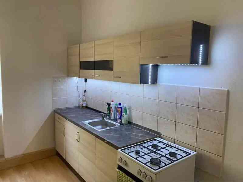 Pronájem bytu 1+1 56 m² - foto 3