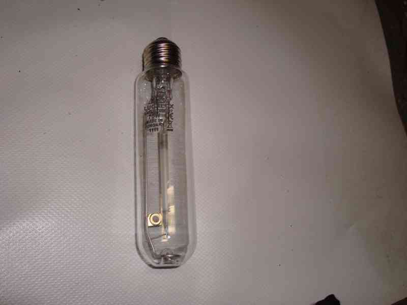 výbojky GE 93375 LU70 90 XO T12 70W E27