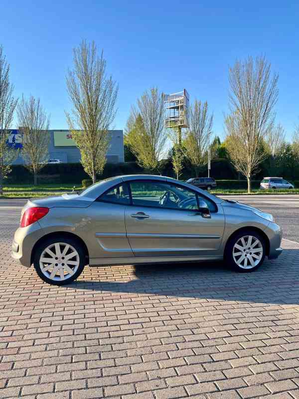 Peugeot 207 CC kabriolet, 1.6 benzín, 88 kW, r. 2009 - foto 4
