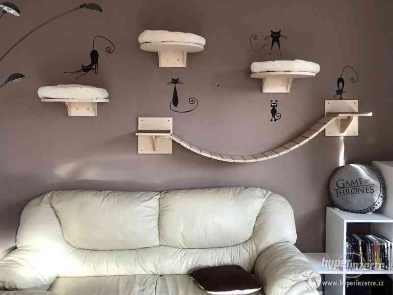 Designový kočičí nábytek na stěnu i pod strop - foto 4