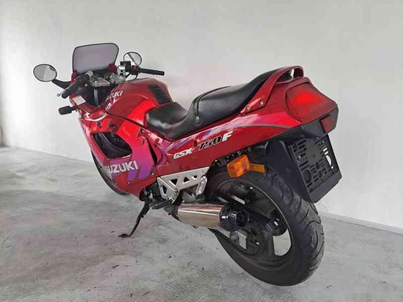 Suzuki GSX 750F - foto 6