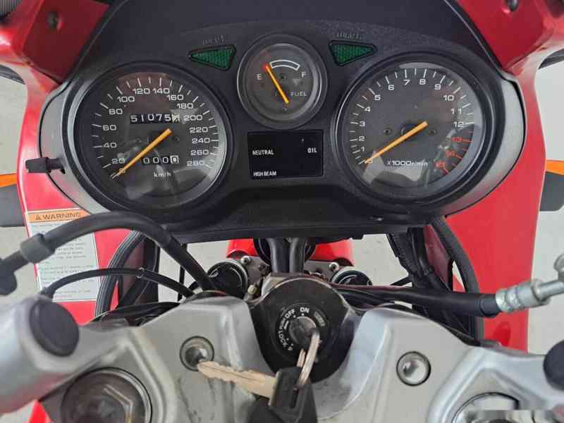 Suzuki GSX 750F - foto 8