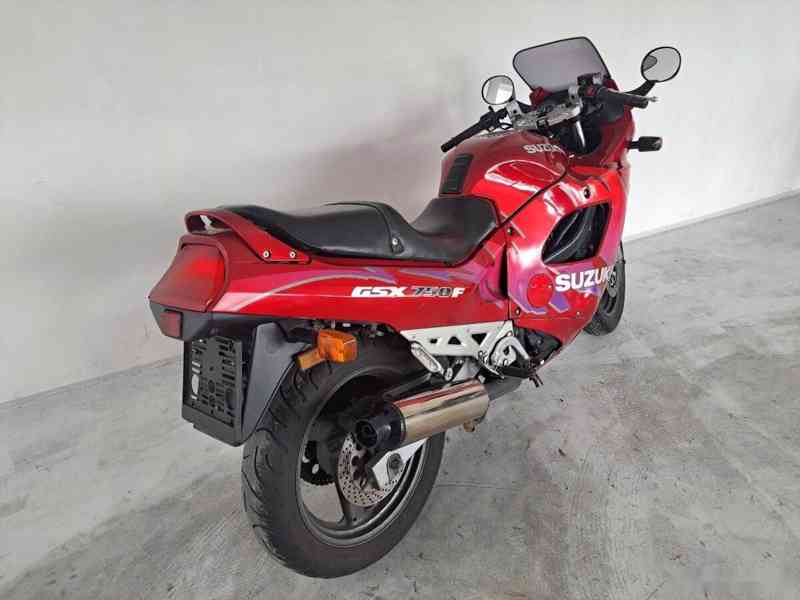 Suzuki GSX 750F - foto 3
