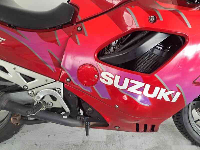 Suzuki GSX 750F - foto 10