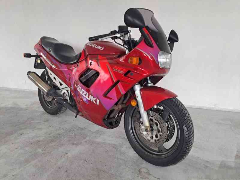 Suzuki GSX 750F - foto 2