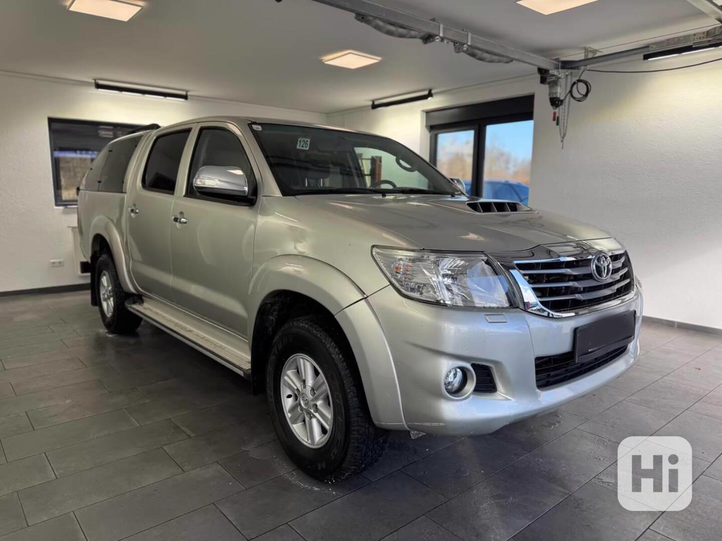 Toyota Hilux 2,5 D4D Life 4x4 nafta 106kw - foto 1