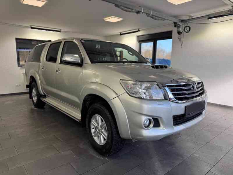 Toyota Hilux 2,5 D4D Life 4x4 nafta 106kw - foto 1