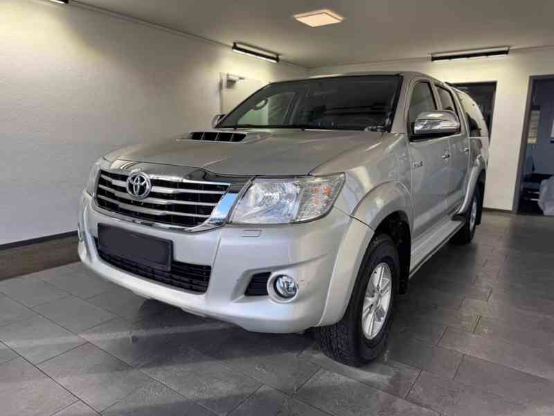 Toyota Hilux 2,5 D4D Life 4x4 nafta 106kw - foto 6