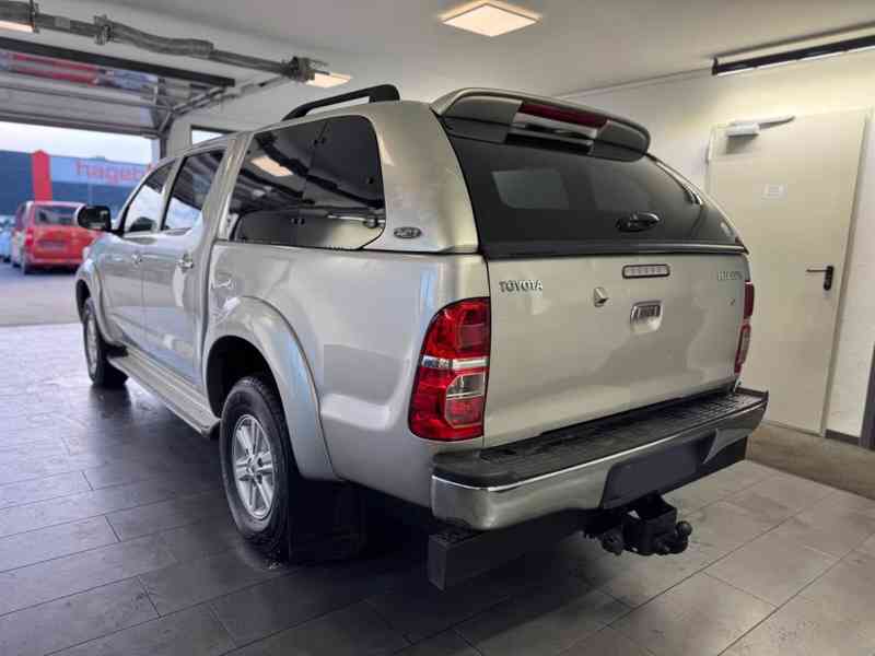 Toyota Hilux 2,5 D4D Life 4x4 nafta 106kw - foto 11