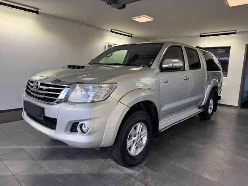 Toyota Hilux 2,5 D4D Life 4x4 nafta 106kw - foto 8