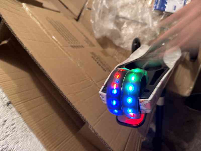 NOVÁ Dětská tříkolová koloběžka – svítící barevné kolečka - foto 3