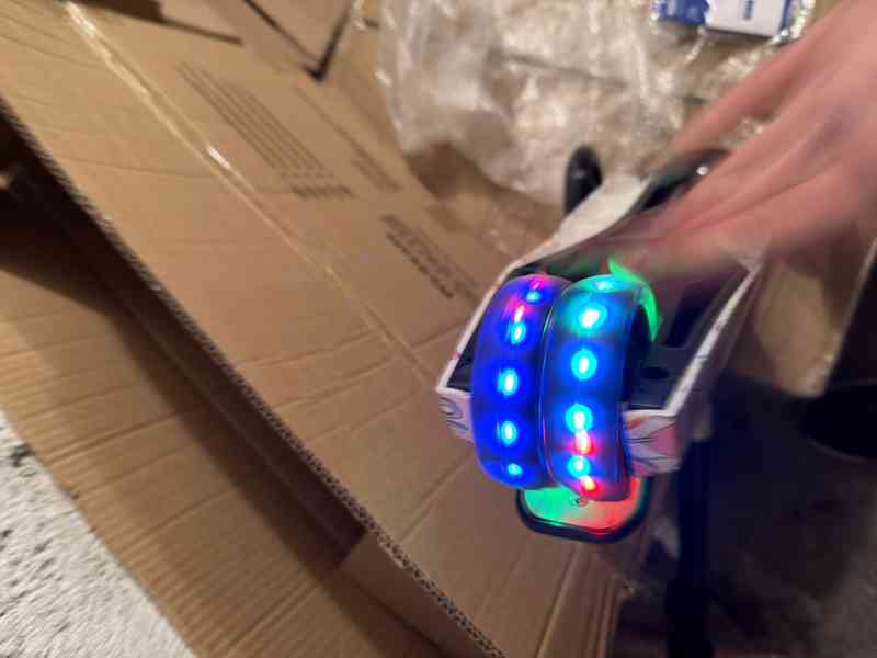 NOVÁ Dětská tříkolová koloběžka – svítící barevné kolečka - foto 4